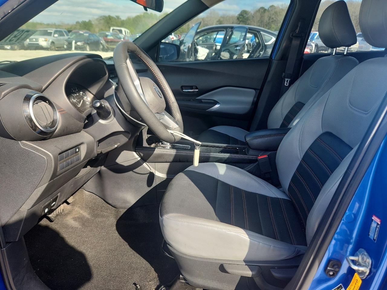 2021 NISSAN KICKS SR photo 13