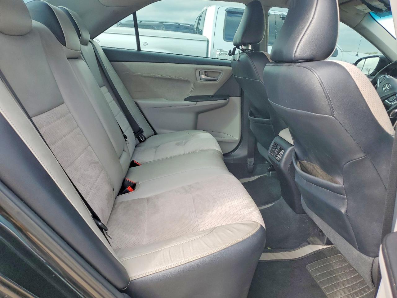 2015 TOYOTA CAMRY XSE photo 28