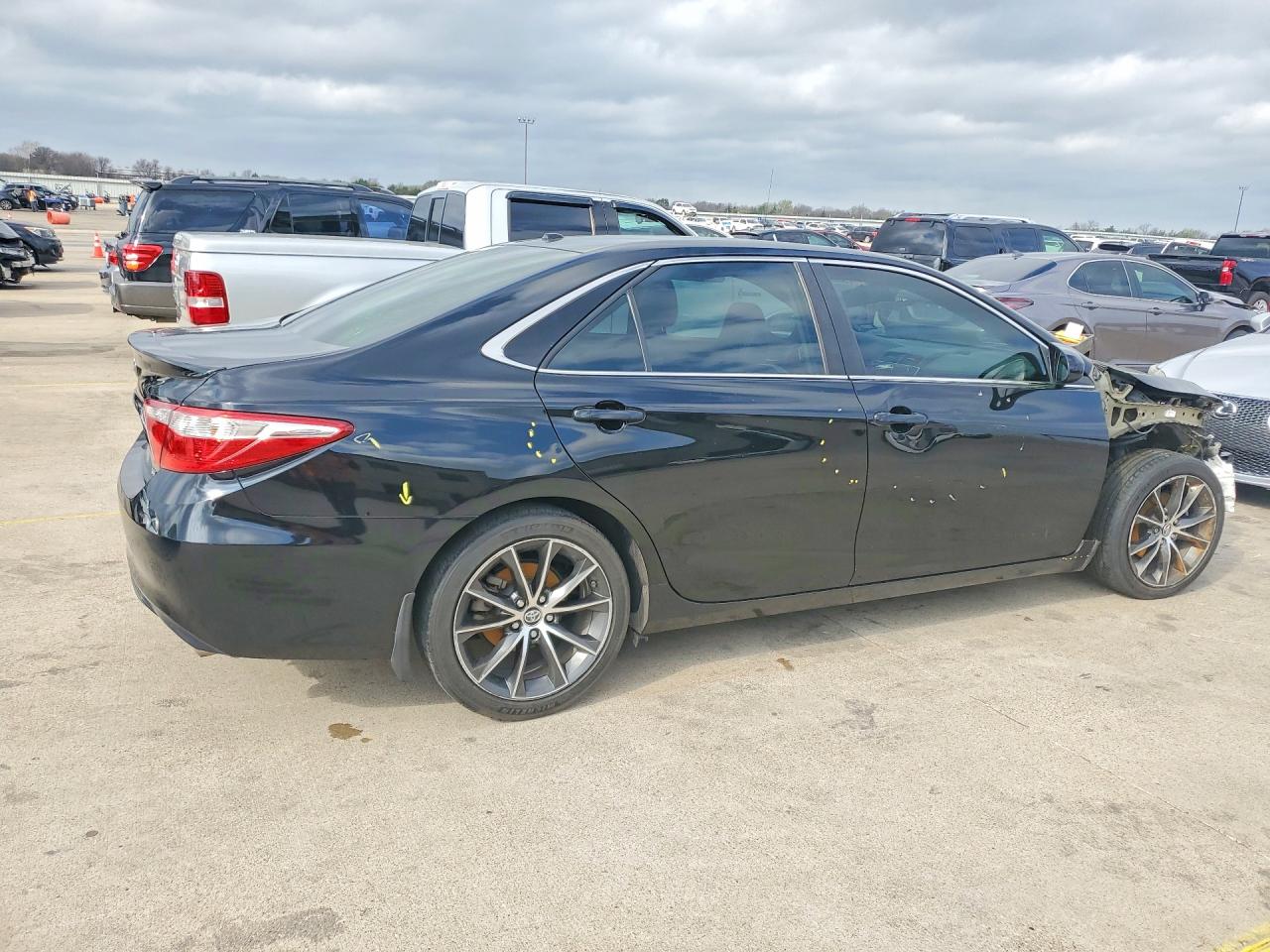 2015 TOYOTA CAMRY XSE photo 7