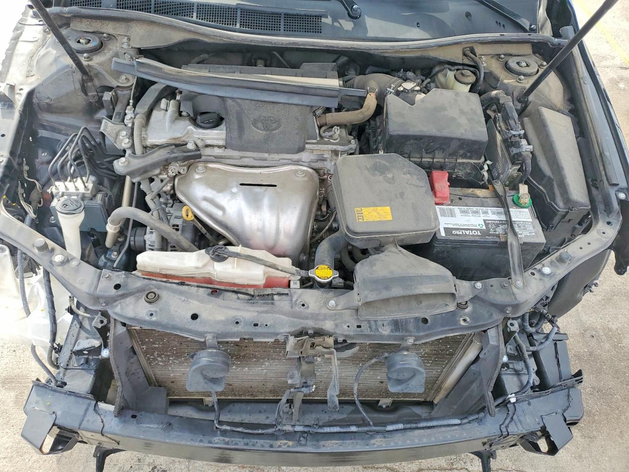 2015 TOYOTA CAMRY XSE photo 31