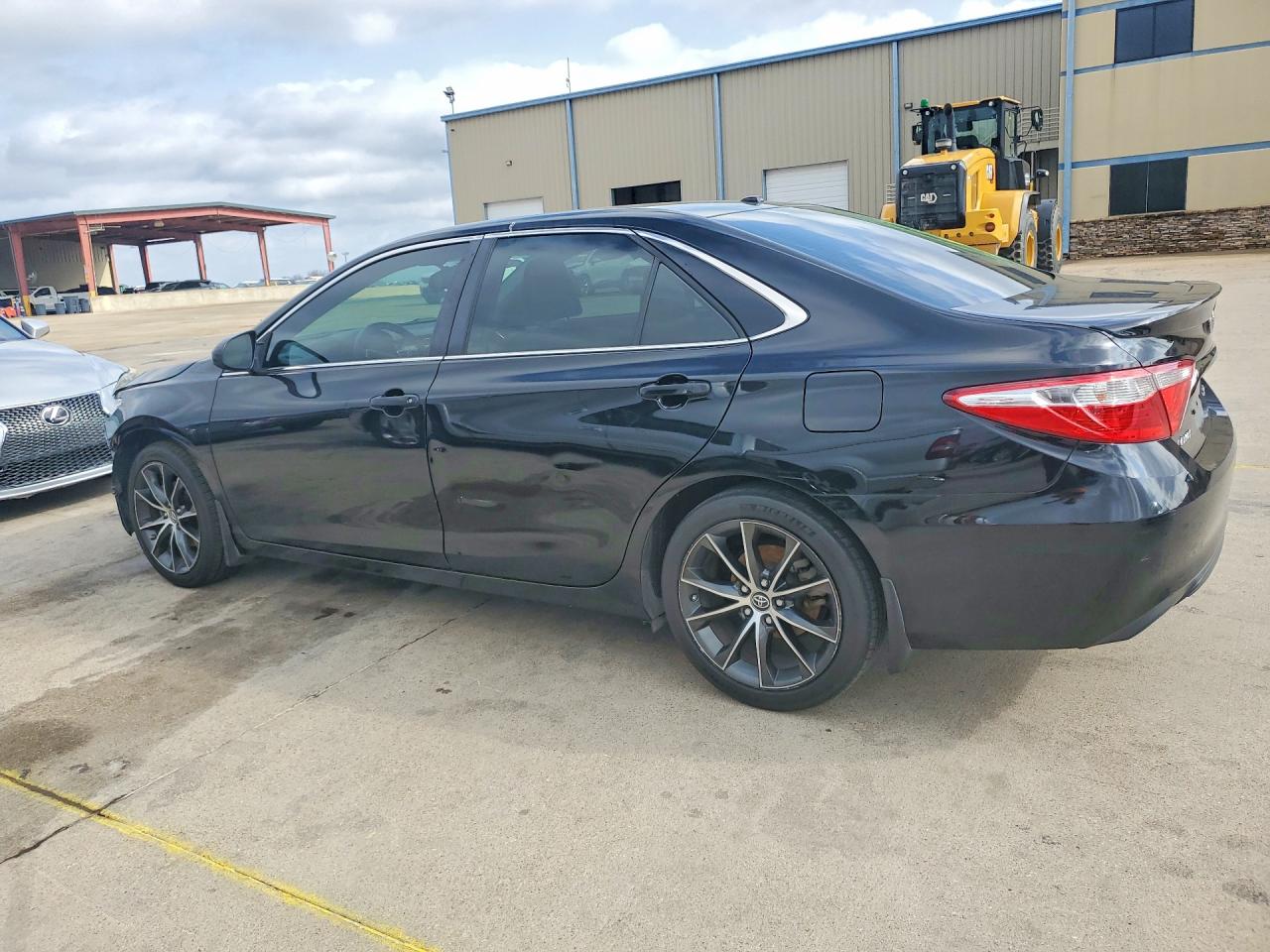 2015 TOYOTA CAMRY XSE photo 4