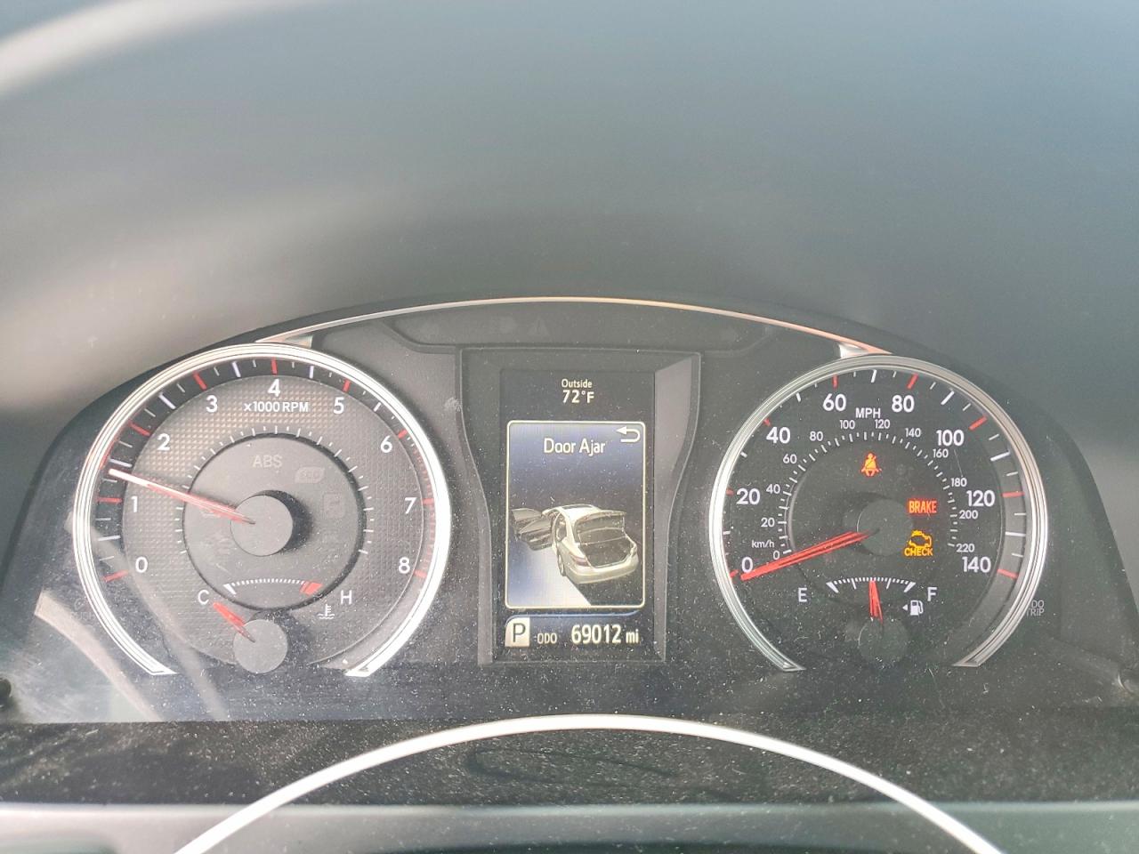 2015 TOYOTA CAMRY XSE photo 25