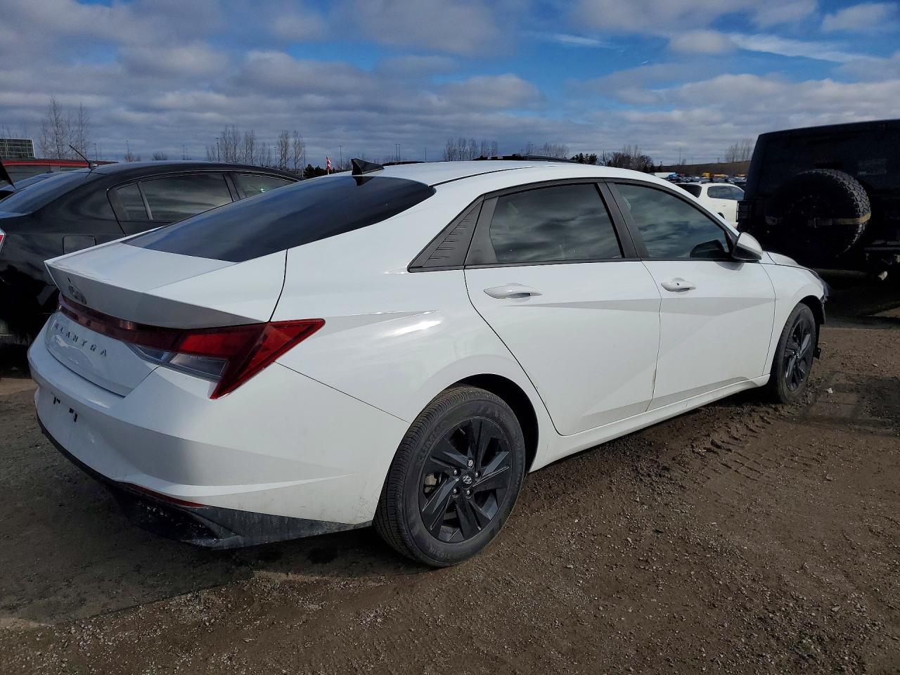 2022 HYUNDAI ELANTRA SEL photo 5