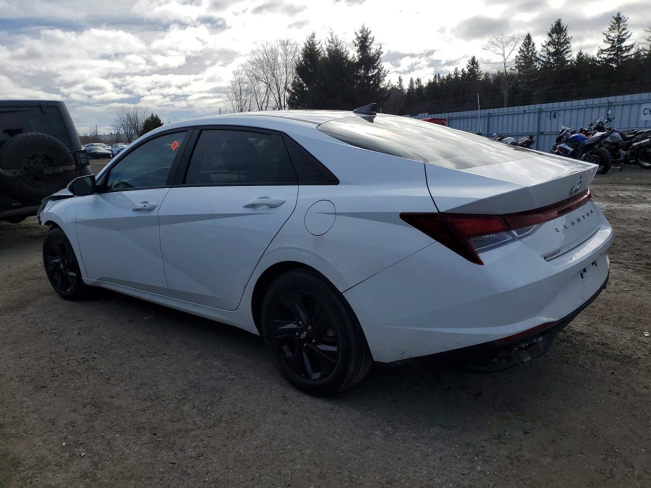 2022 HYUNDAI ELANTRA SEL photo 3