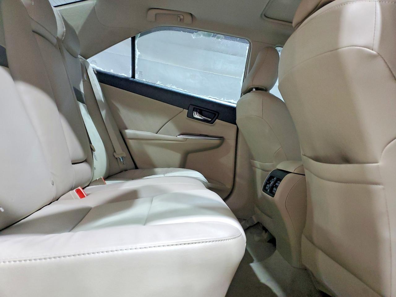 2012 TOYOTA CAMRY XLE photo 10