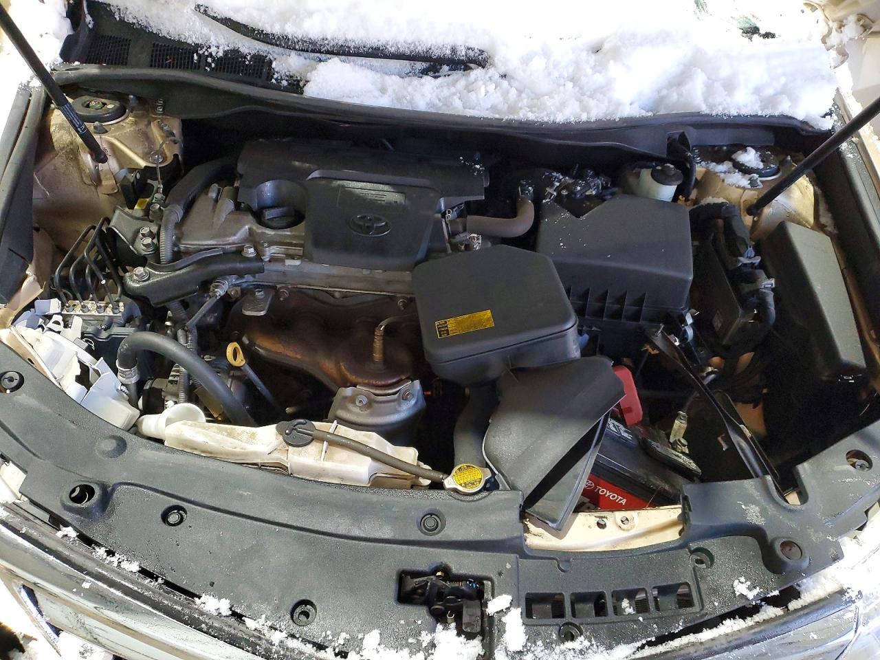 2012 TOYOTA CAMRY XLE photo 11