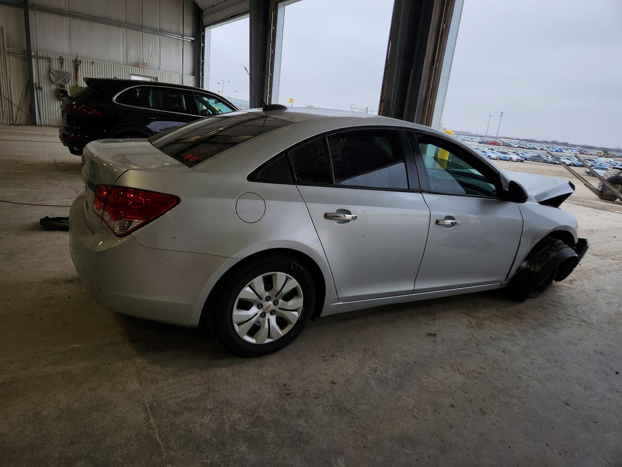 2016 CHEVROLET CRUZE LIMITED LS photo 3