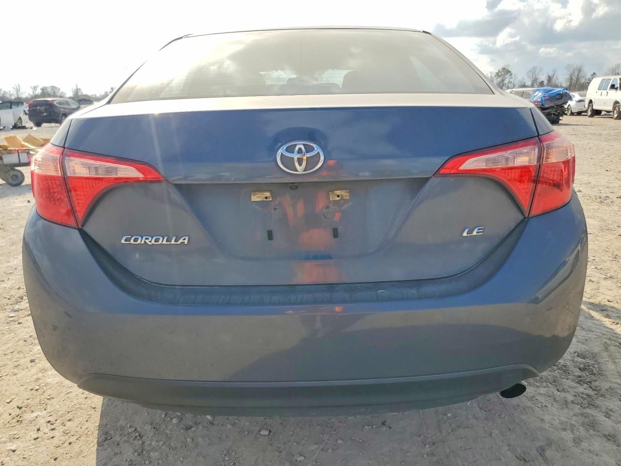 2019 TOYOTA COROLLA LE photo 11