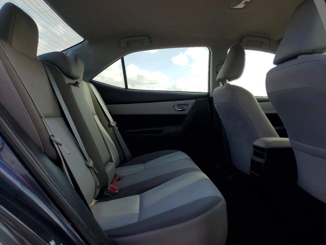 2019 TOYOTA COROLLA LE photo 19