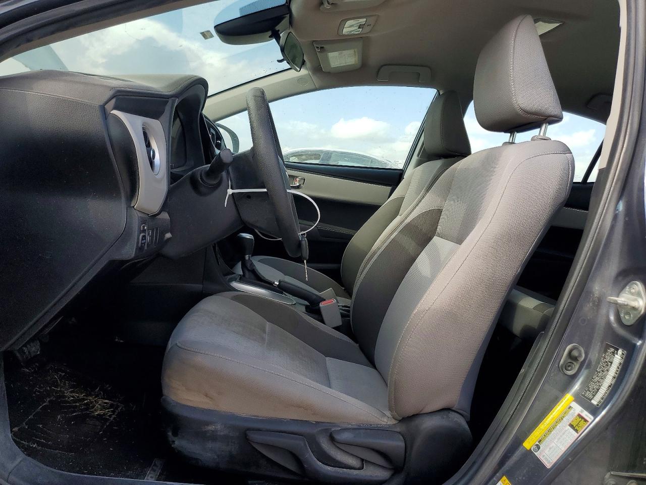 2019 TOYOTA COROLLA LE photo 13