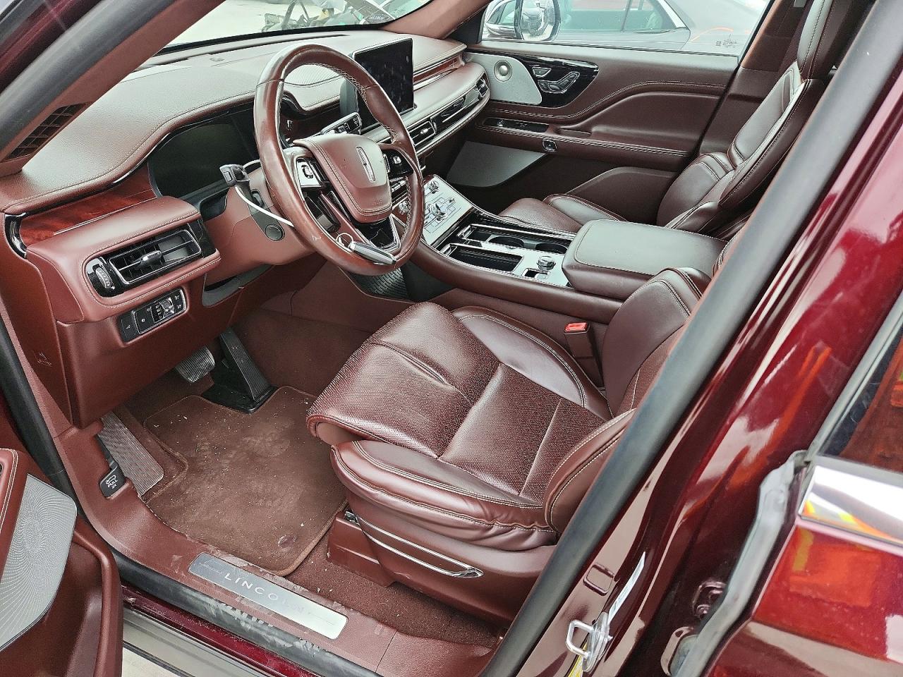 2020 LINCOLN AVIATOR BLACK LABEL photo 13