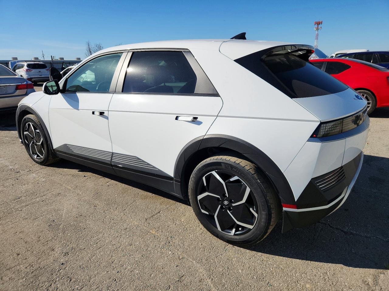 2023 HYUNDAI IONIQ 5 SEL photo 4