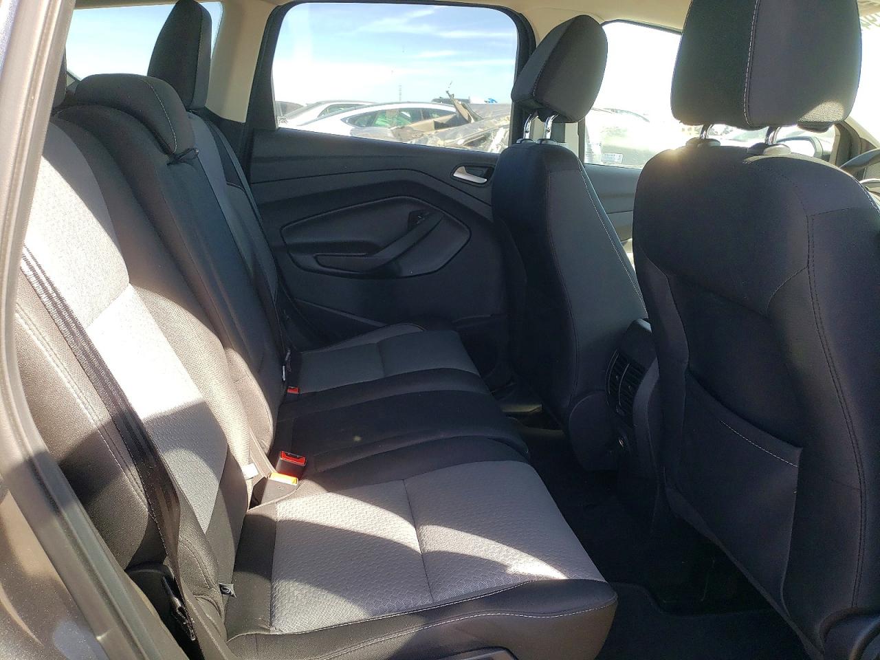 2017 FORD ESCAPE SE photo 11