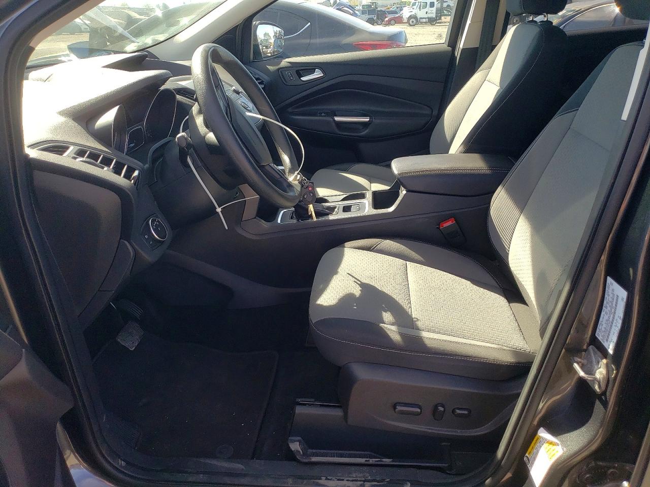 2017 FORD ESCAPE SE photo 7