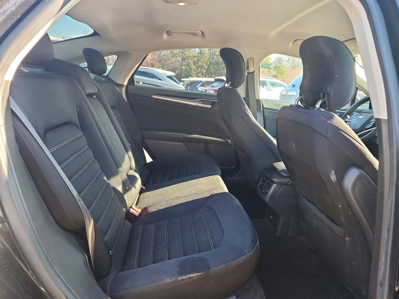 2014 FORD FUSION SE photo 19