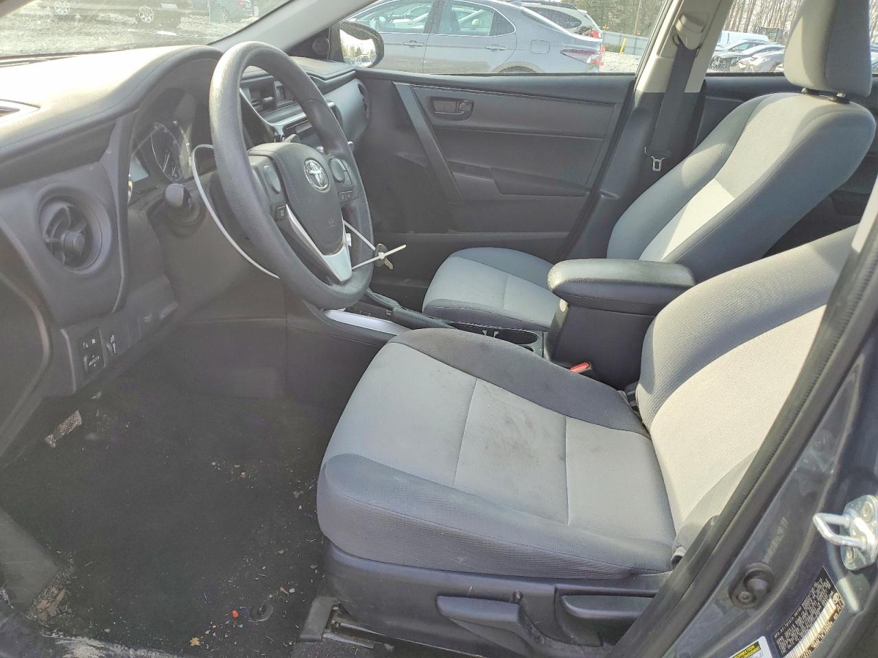 2017 TOYOTA COROLLA L photo 7