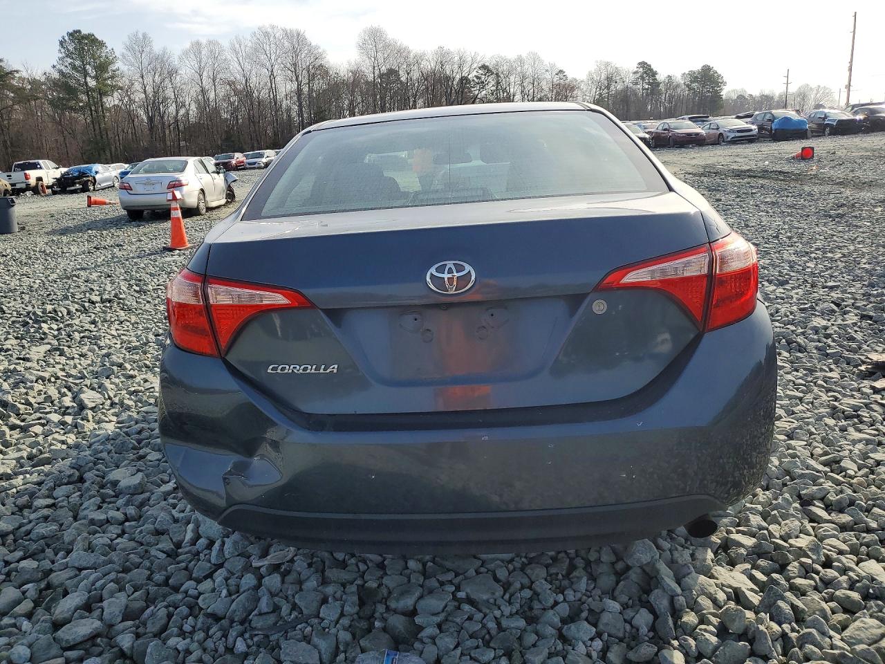 2017 TOYOTA COROLLA L photo 6