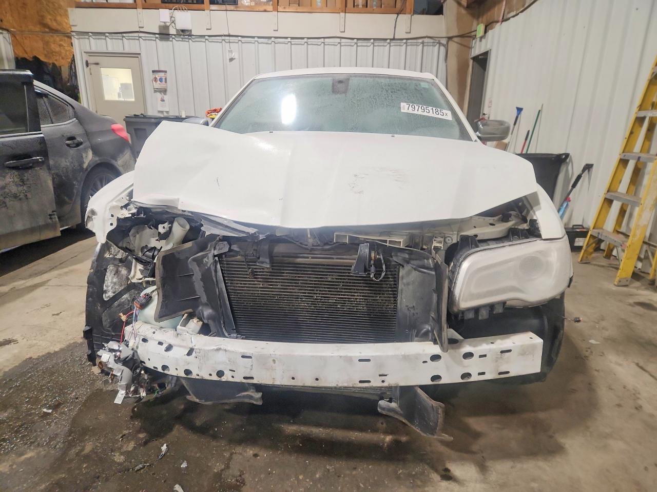 2018 CHRYSLER 300 LIMITED photo 9