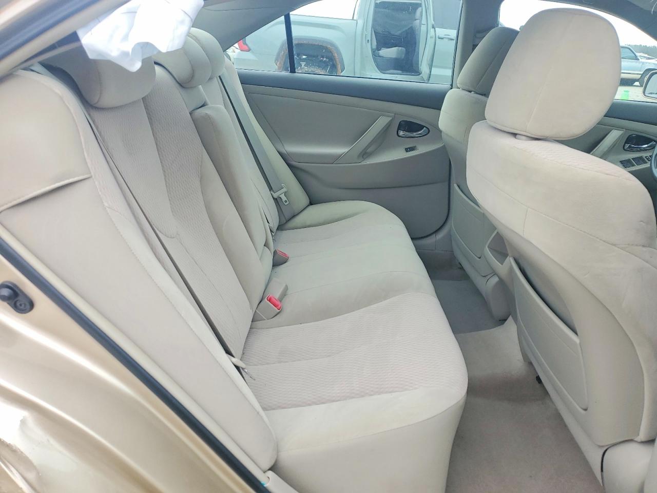 2011 TOYOTA CAMRY BASE photo 19