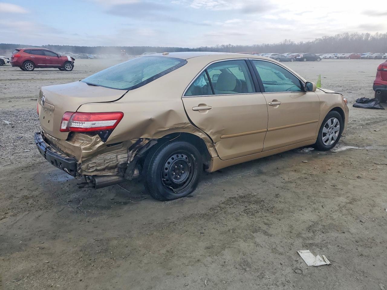 2011 TOYOTA CAMRY BASE photo 5
