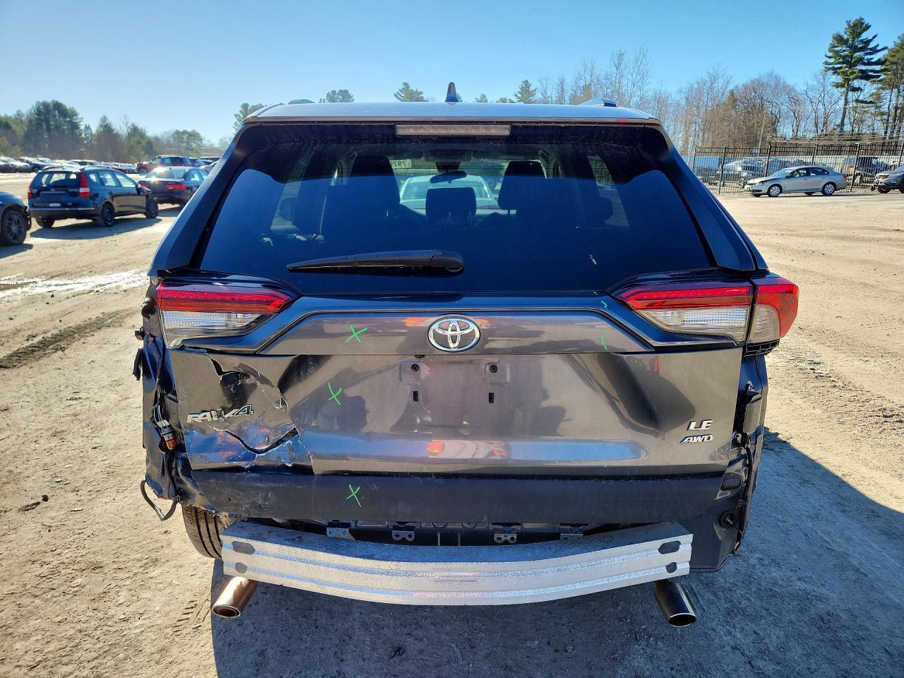 2021 TOYOTA RAV4 LE photo 11