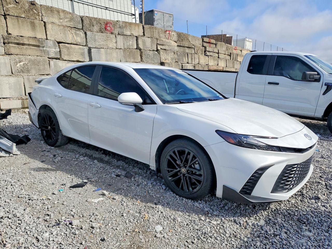 2025 TOYOTA CAMRY SE photo 7