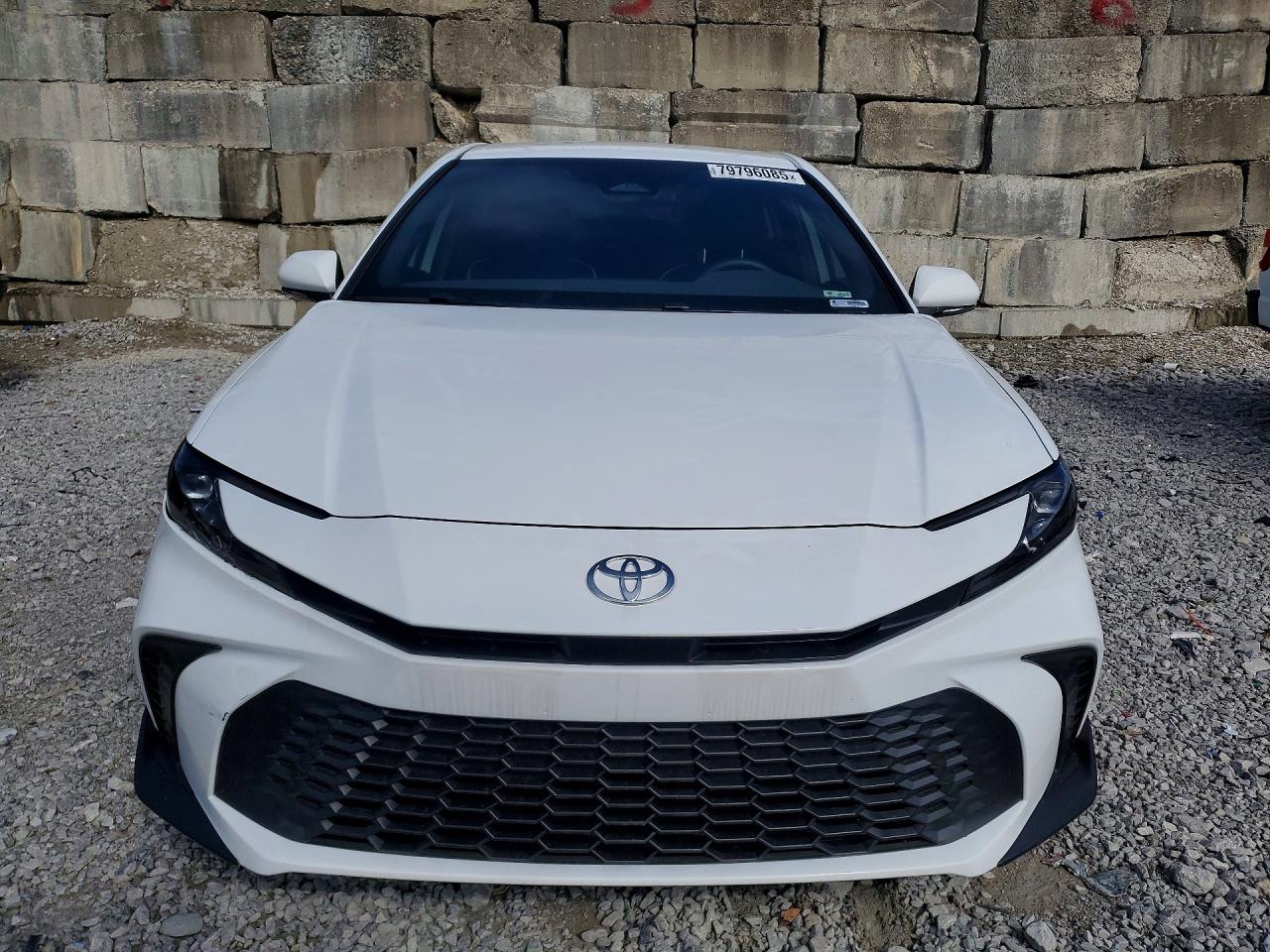 2025 TOYOTA CAMRY SE photo 9