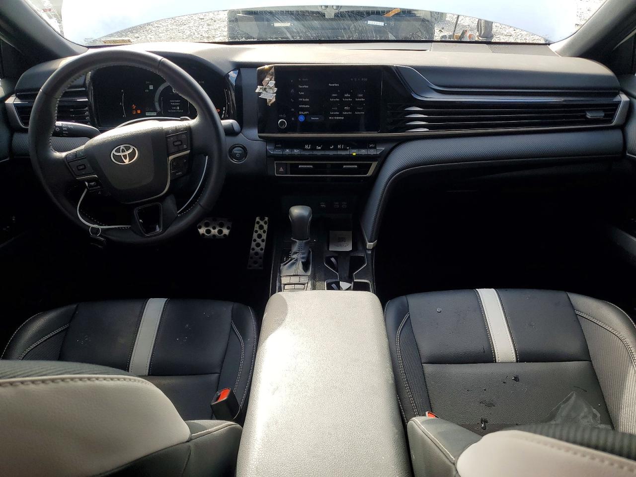 2025 TOYOTA CAMRY SE photo 15