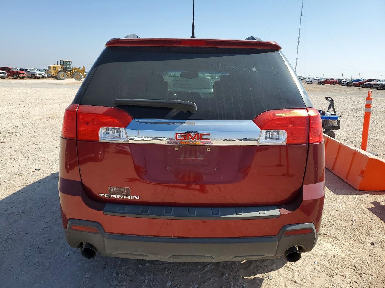 2011 GMC TERRAIN SLE photo 11