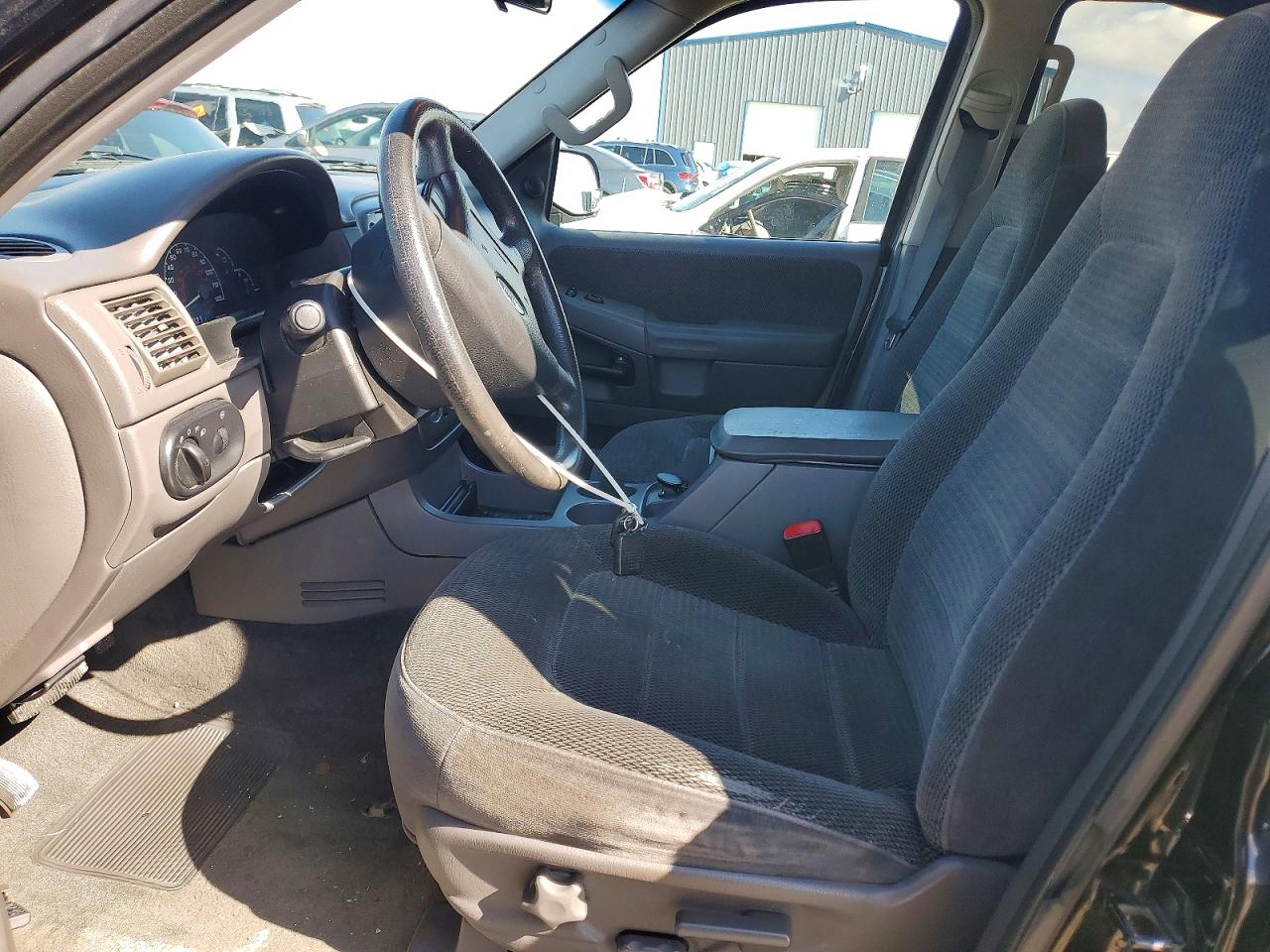 2002 FORD EXPLORER XLT photo 13