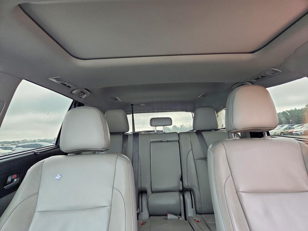 2016 TOYOTA HIGHLANDER XLE photo 19