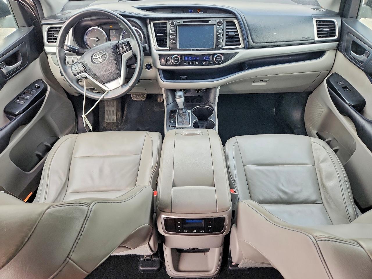 2016 TOYOTA HIGHLANDER XLE photo 15