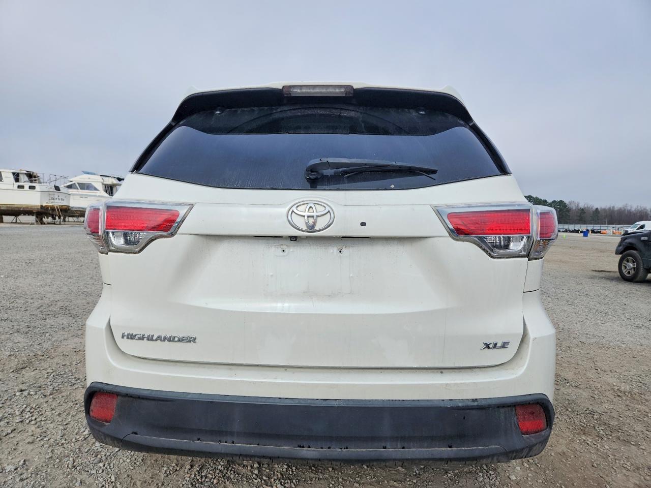 2016 TOYOTA HIGHLANDER XLE photo 11