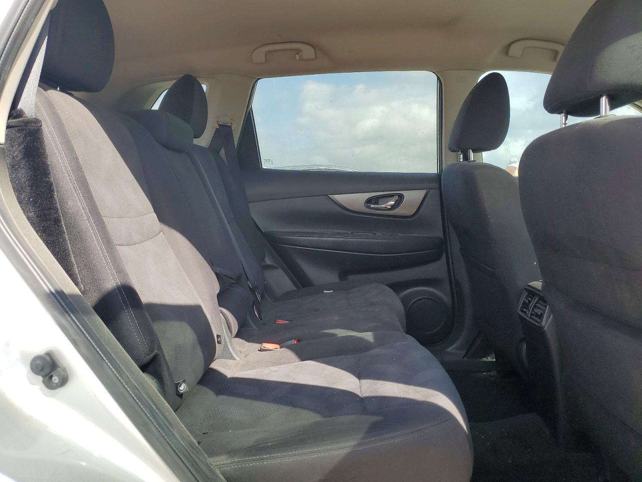 2016 NISSAN ROGUE SV photo 11