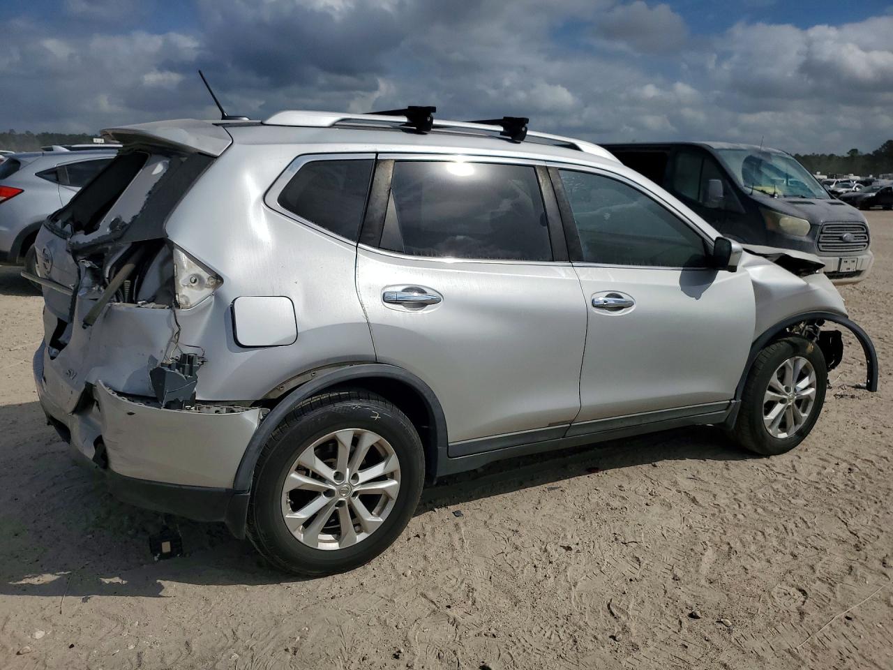 2016 NISSAN ROGUE SV photo 3