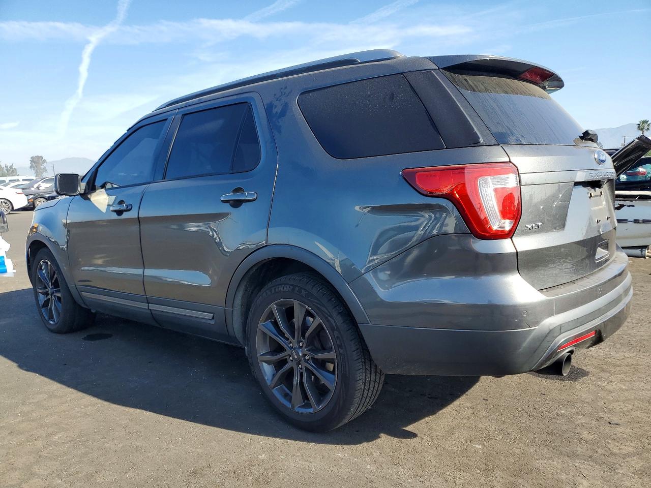 2017 FORD EXPLORER XLT photo 2