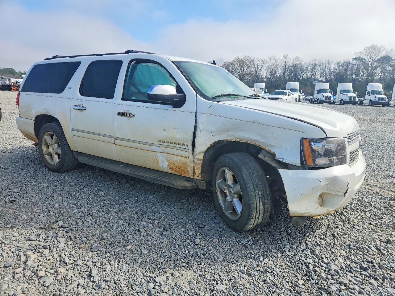 2010 CHEVROLET SUBURBAN C1500 LTZ photo 4