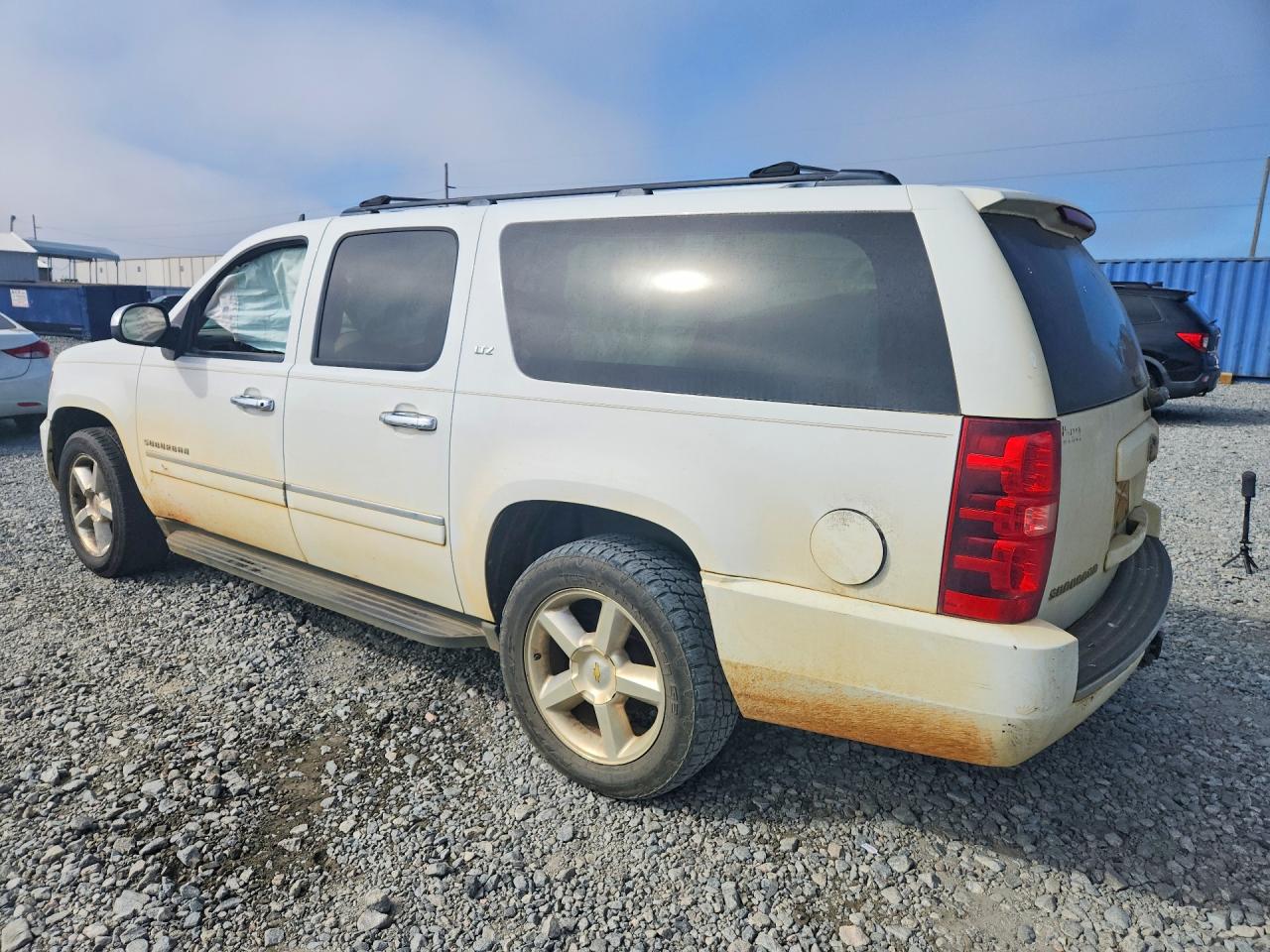 2010 CHEVROLET SUBURBAN C1500 LTZ photo 2