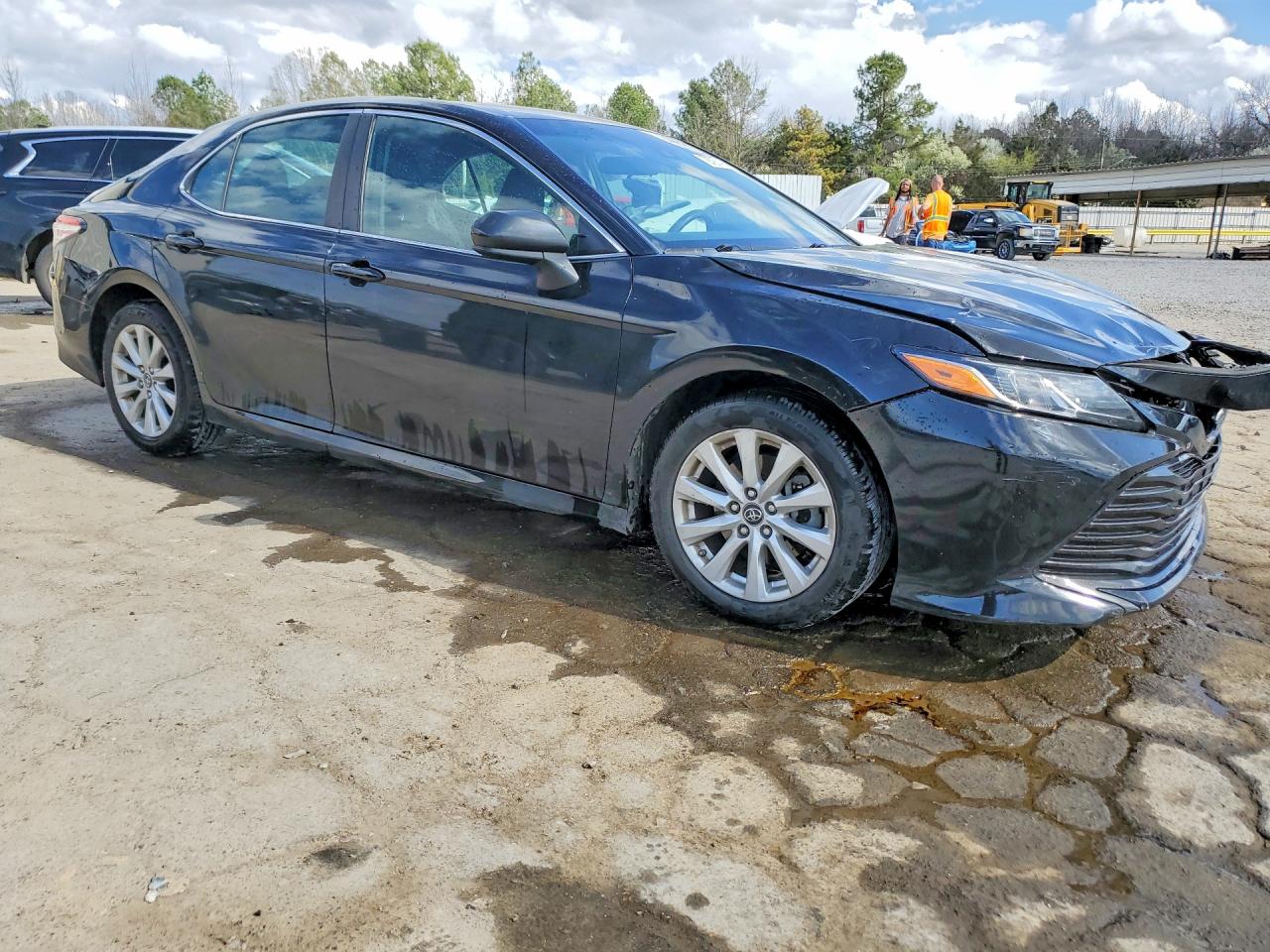2018 TOYOTA CAMRY LE photo 10