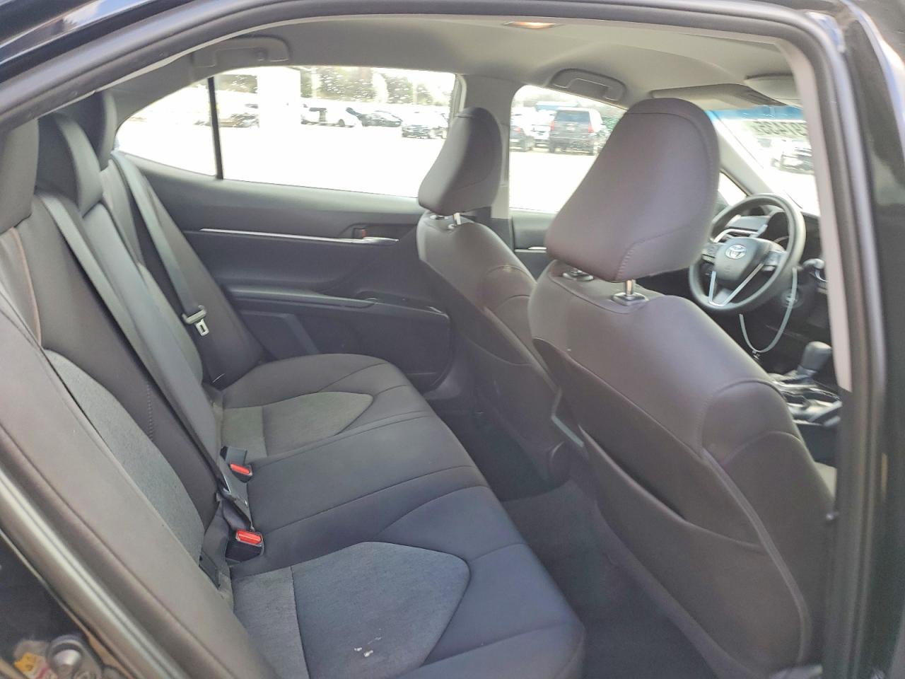 2018 TOYOTA CAMRY LE photo 28