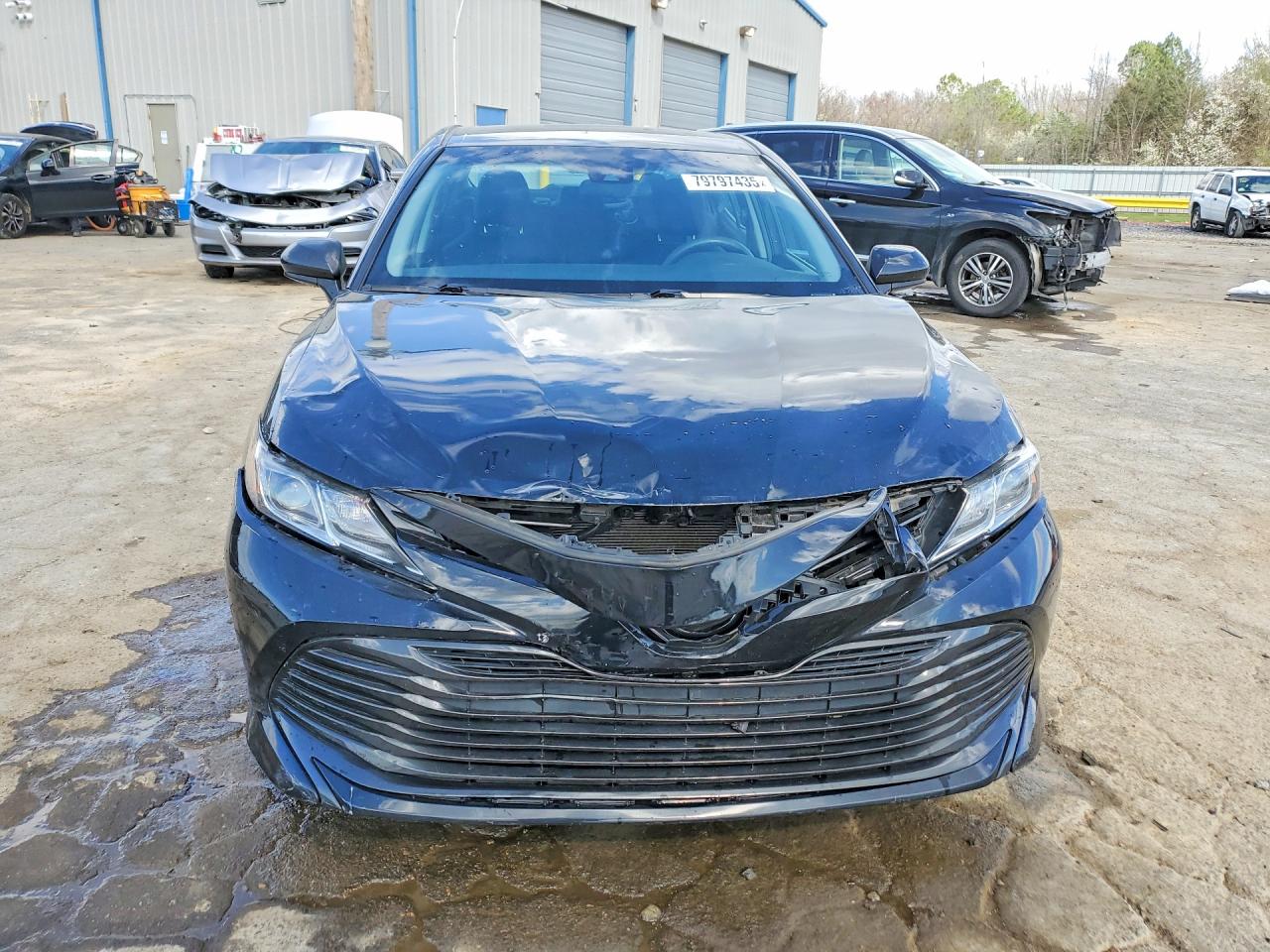 2018 TOYOTA CAMRY LE photo 13