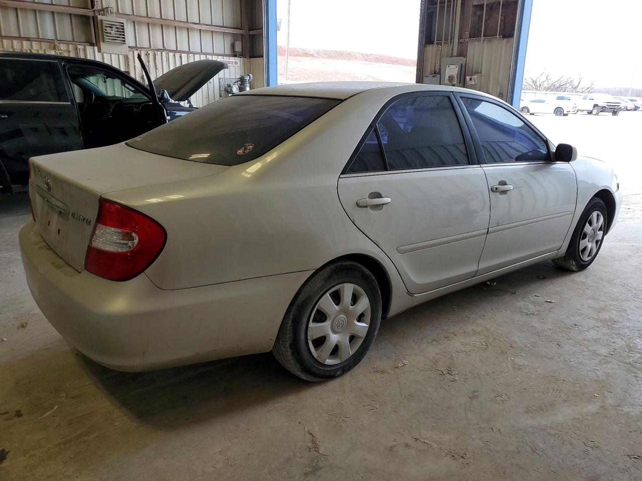 2002 TOYOTA CAMRY photo 5