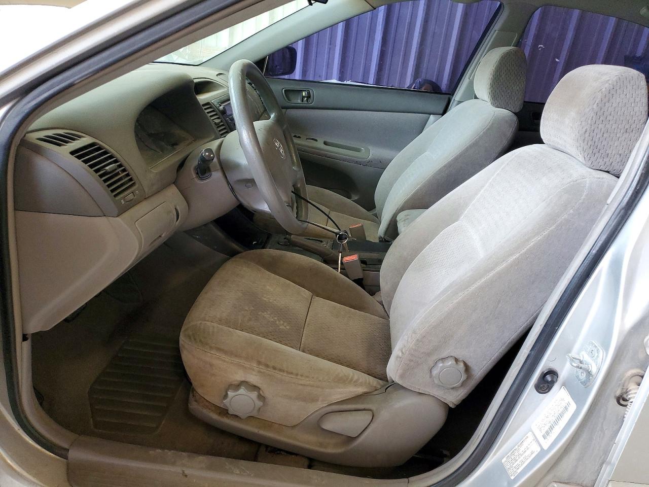 2002 TOYOTA CAMRY photo 13