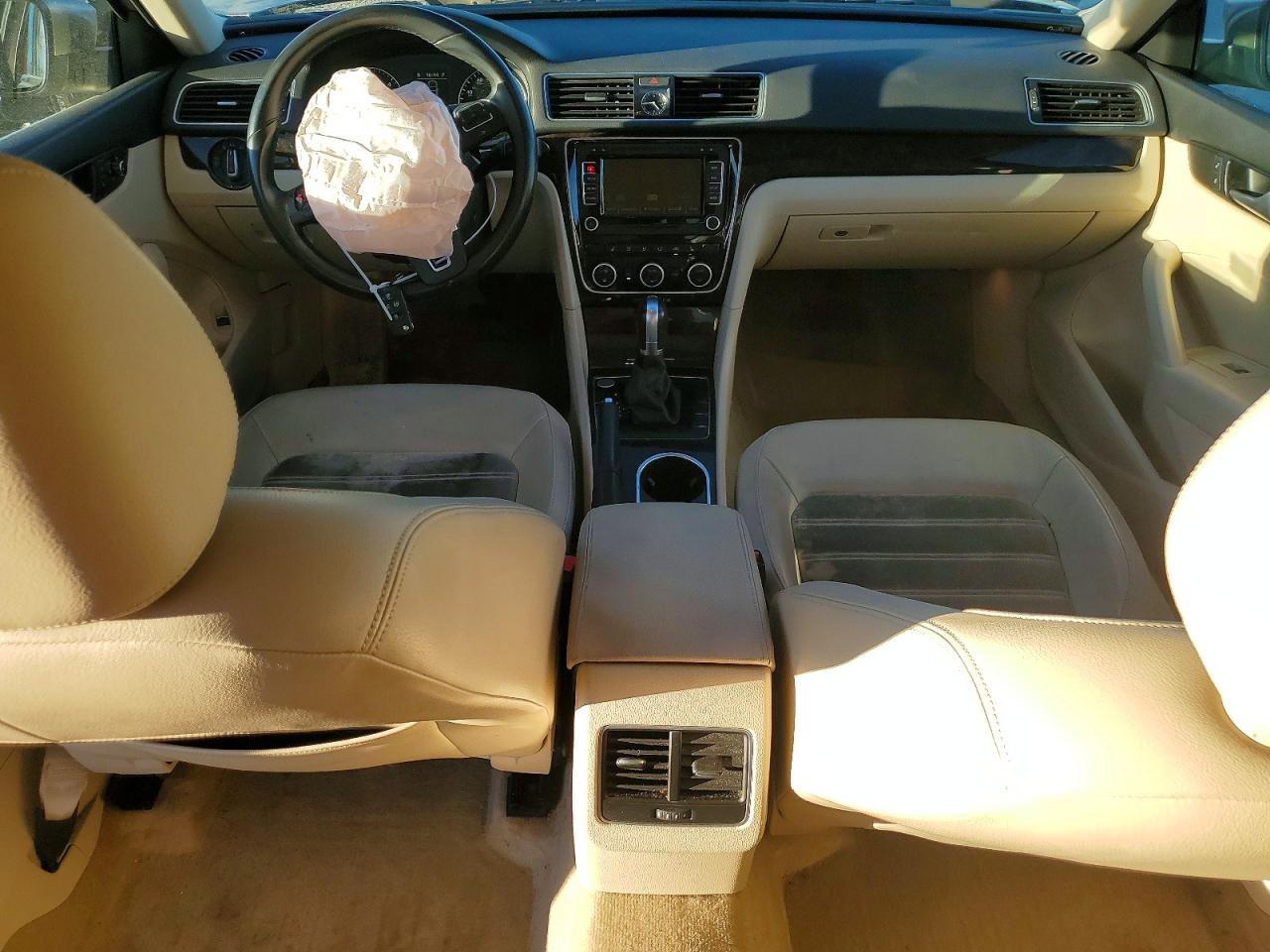 2015 VOLKSWAGEN PASSAT SEL photo 22