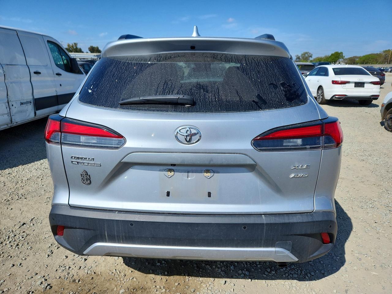 2023 TOYOTA COROLLA CROSS XLE photo 16