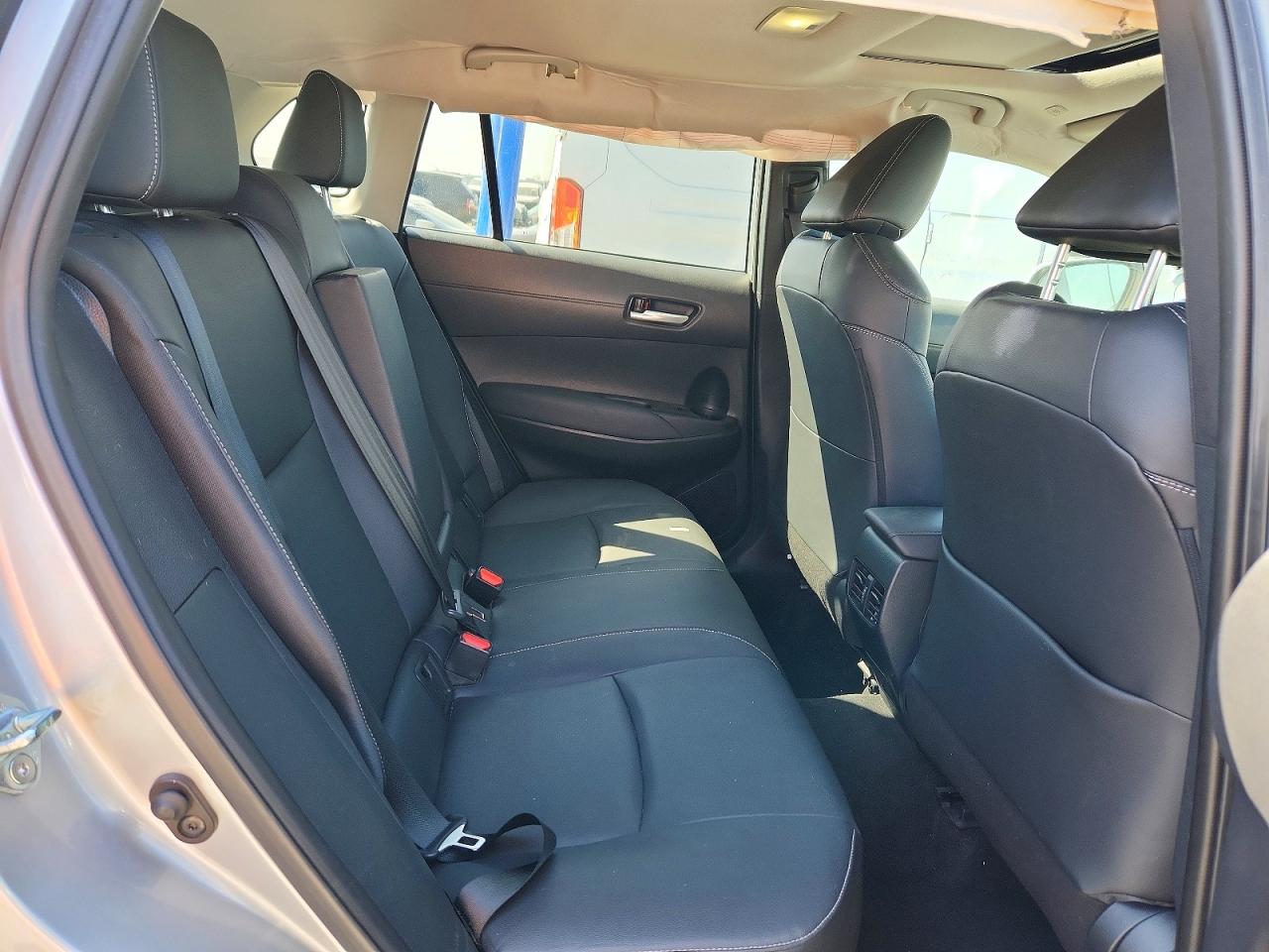 2023 TOYOTA COROLLA CROSS XLE photo 31