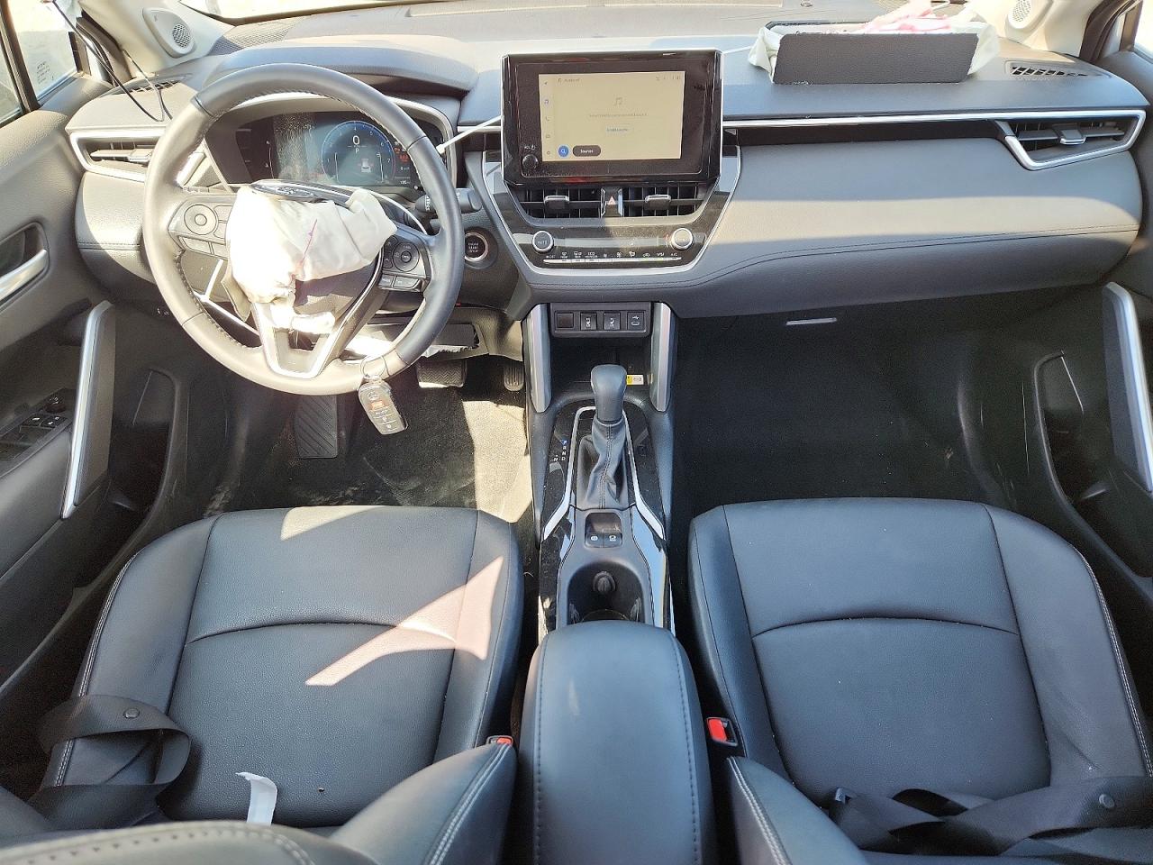 2023 TOYOTA COROLLA CROSS XLE photo 22