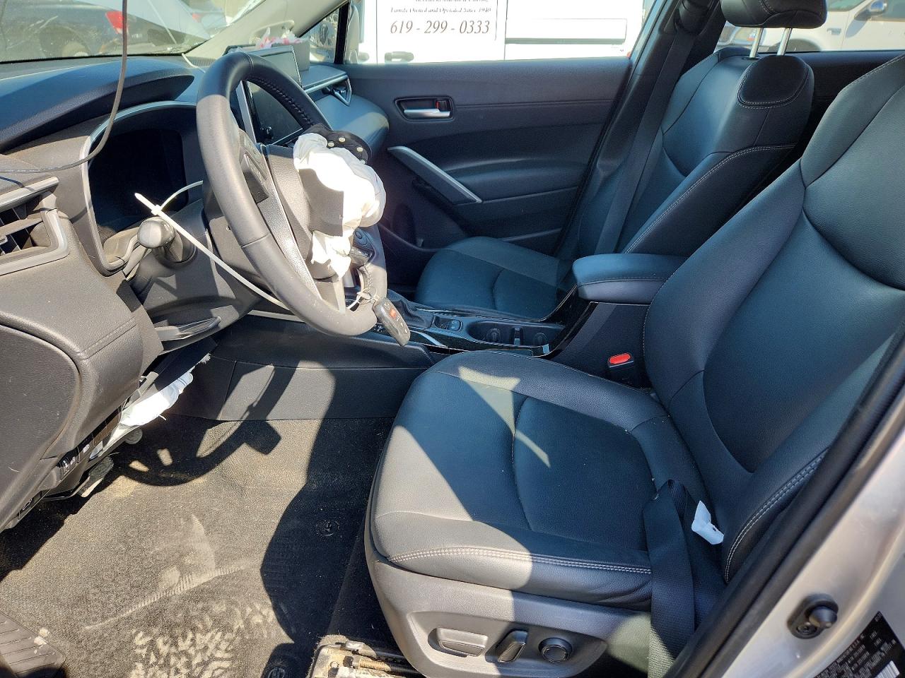 2023 TOYOTA COROLLA CROSS XLE photo 19