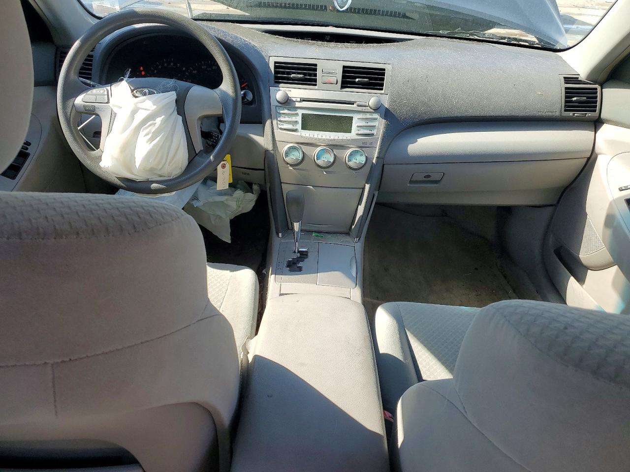 2009 TOYOTA CAMRY LE photo 22