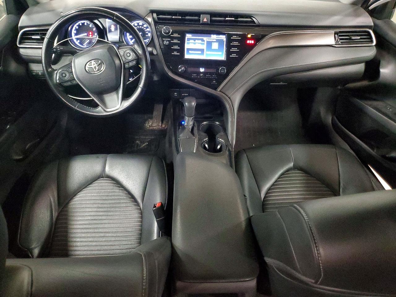 2019 TOYOTA CAMRY SE photo 15